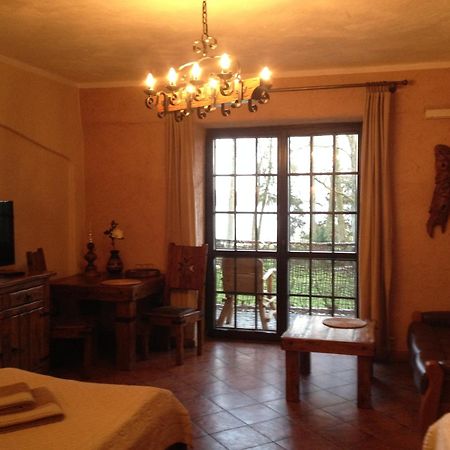 Galindia Refugia Hotel Iznota Bagian luar foto