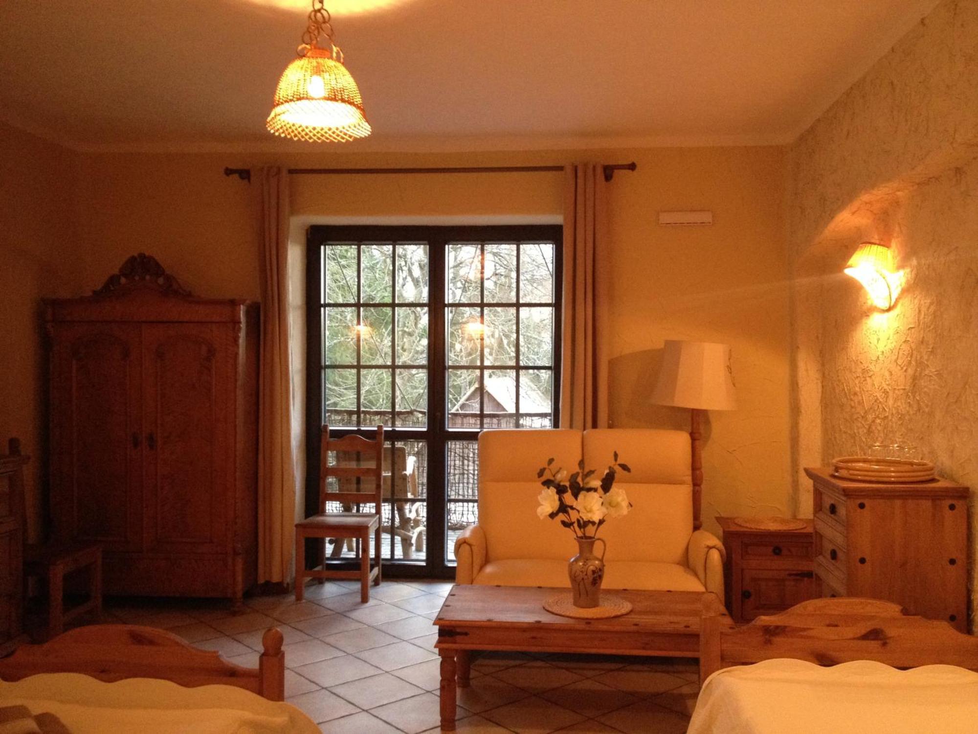 Galindia Refugia Hotel Iznota Bagian luar foto