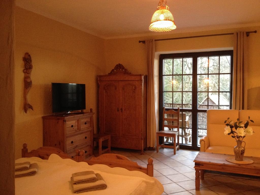 Galindia Refugia Hotel Iznota Bagian luar foto