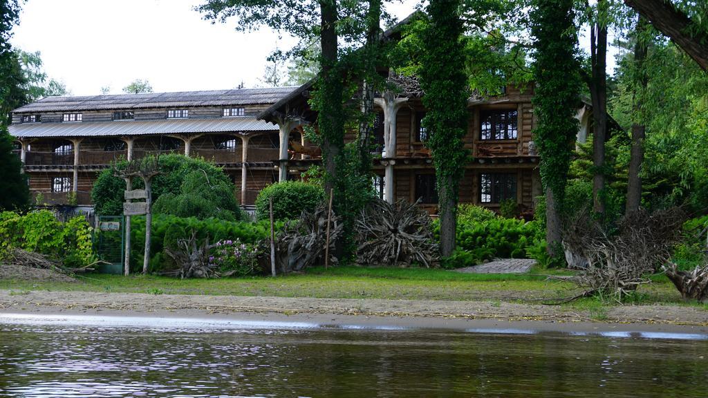 Galindia Refugia Hotel Iznota Bagian luar foto